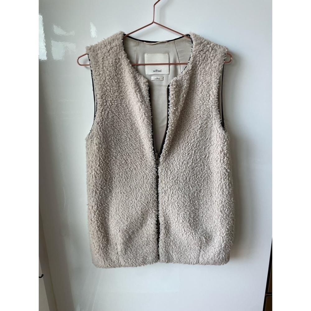 Wilfred by Aritzia Fuzzy Cream Vest